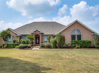 915 Wickwood Ct, Fort Worth, TX 76131