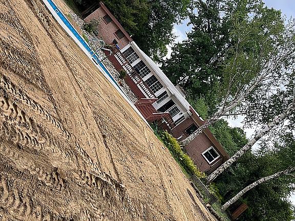2nd image of 1313 Park Ln