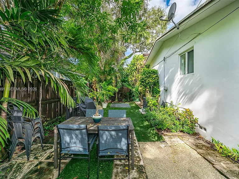 3100 Naomi St #3102 — Photo 11