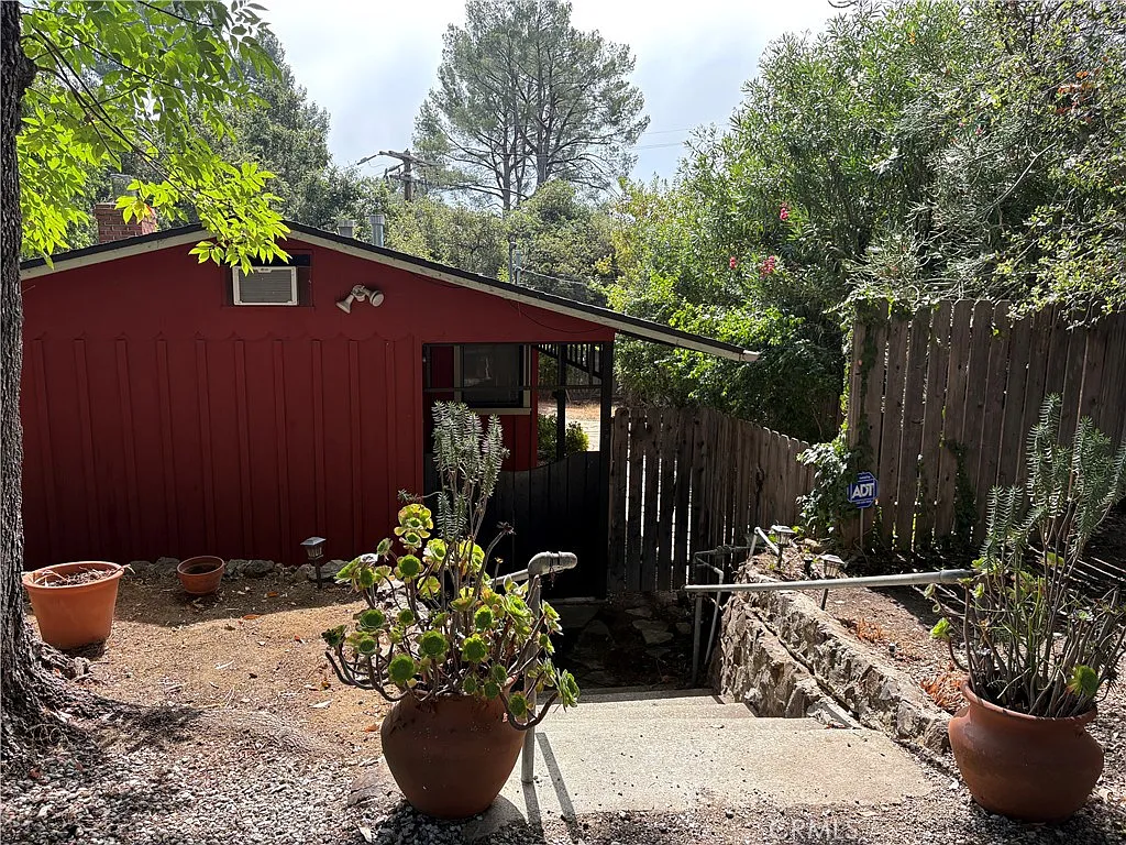 2 bed, 520 sqft, $4,500 — Photo 1
