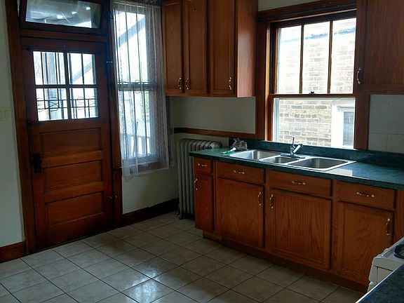 3rd image of 3353 N Lawndale Ave APT 4