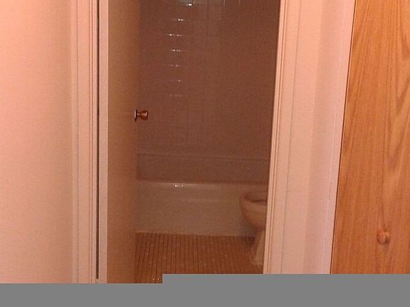 5th image of 1515 W Morse Ave APT 513