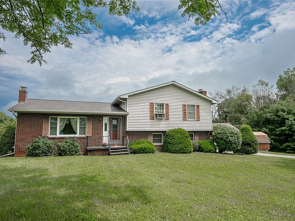 1st image of 121 Pearl Dr