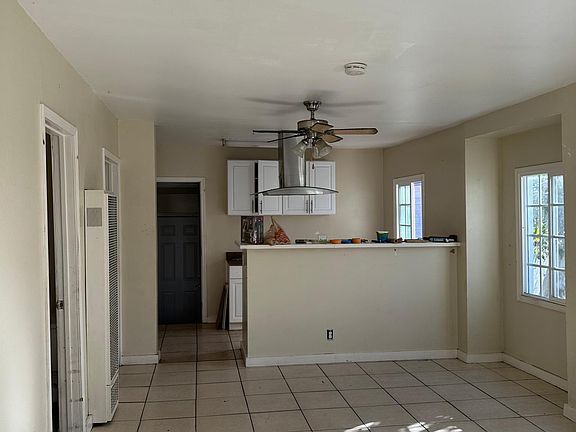 Entrance living room/dinning view