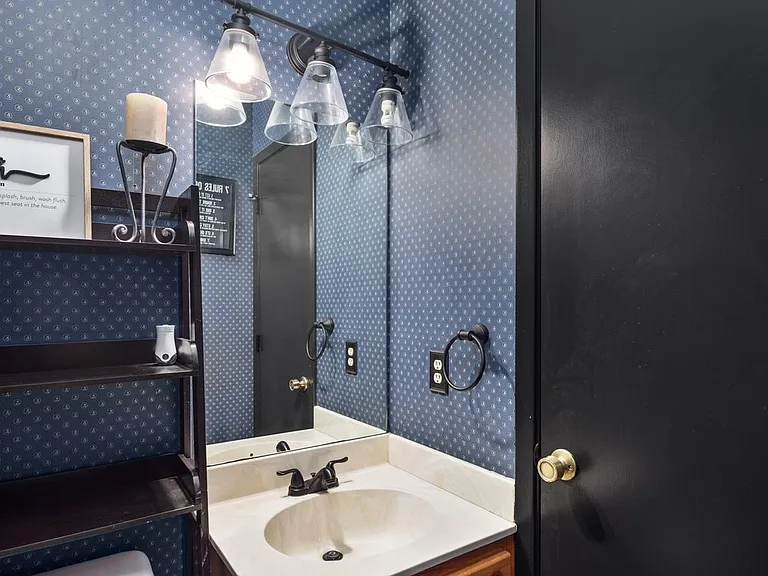 103 Niblic Ct — Photo 11