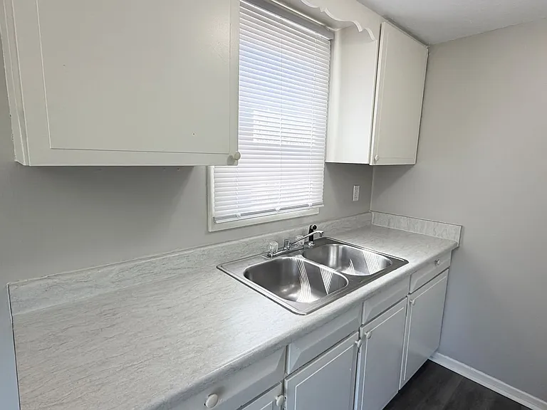 Powderhorn Park Apartments — Photo 23
