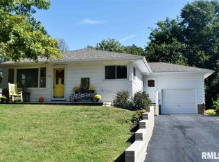 725 N 8th Ave, Canton, IL 61520