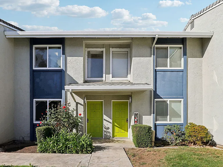 Westwood Apartments — Photo 31