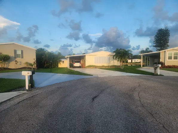 35 Island Lake Ln, Naples, FL 34114