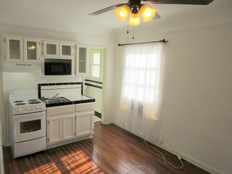 1st image of 740 S Detroit St #16