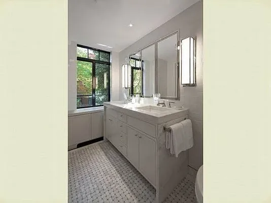 Sold by Stribling | media 32