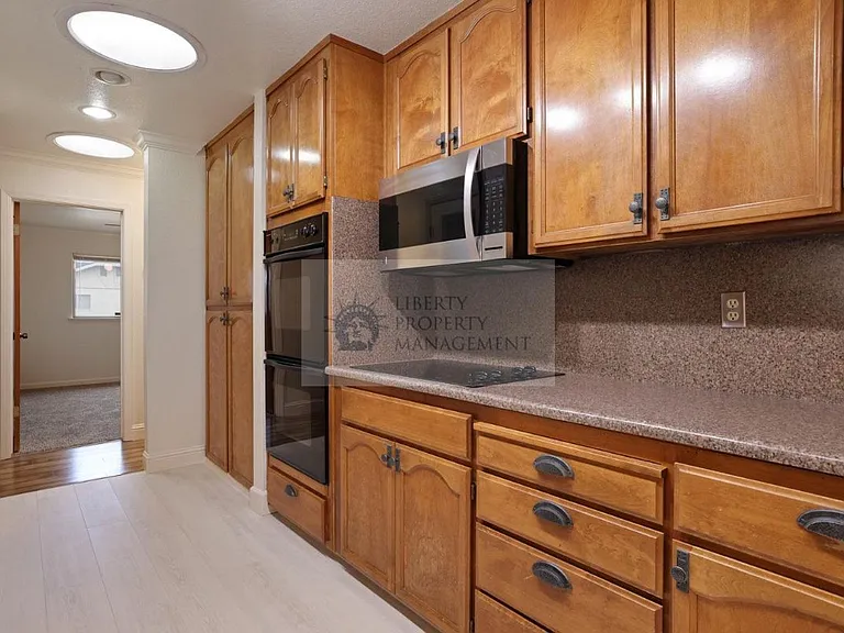 1558 Springcreek Way — Photo 10