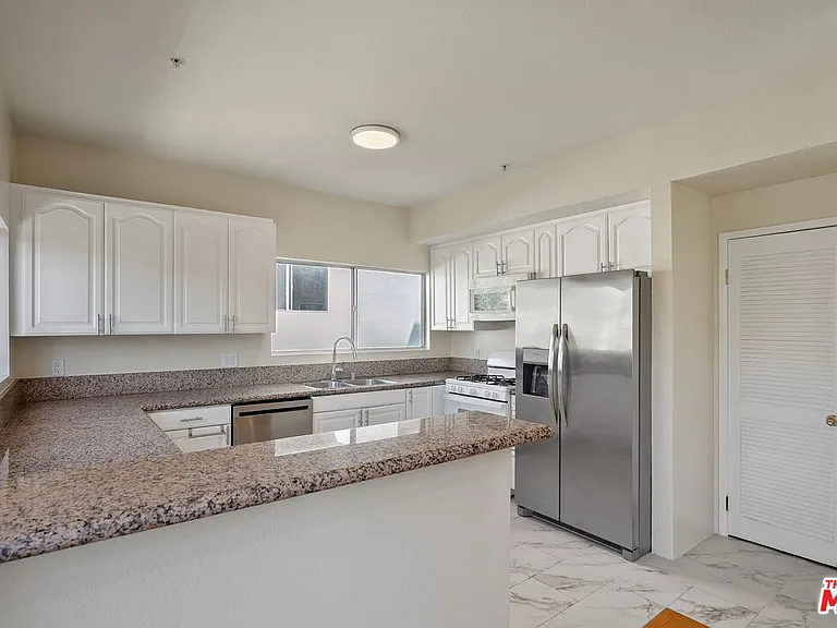 923 Euclid St #201 — Photo 7