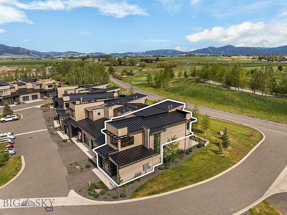 3rd image of 10 Caymus Ln #A