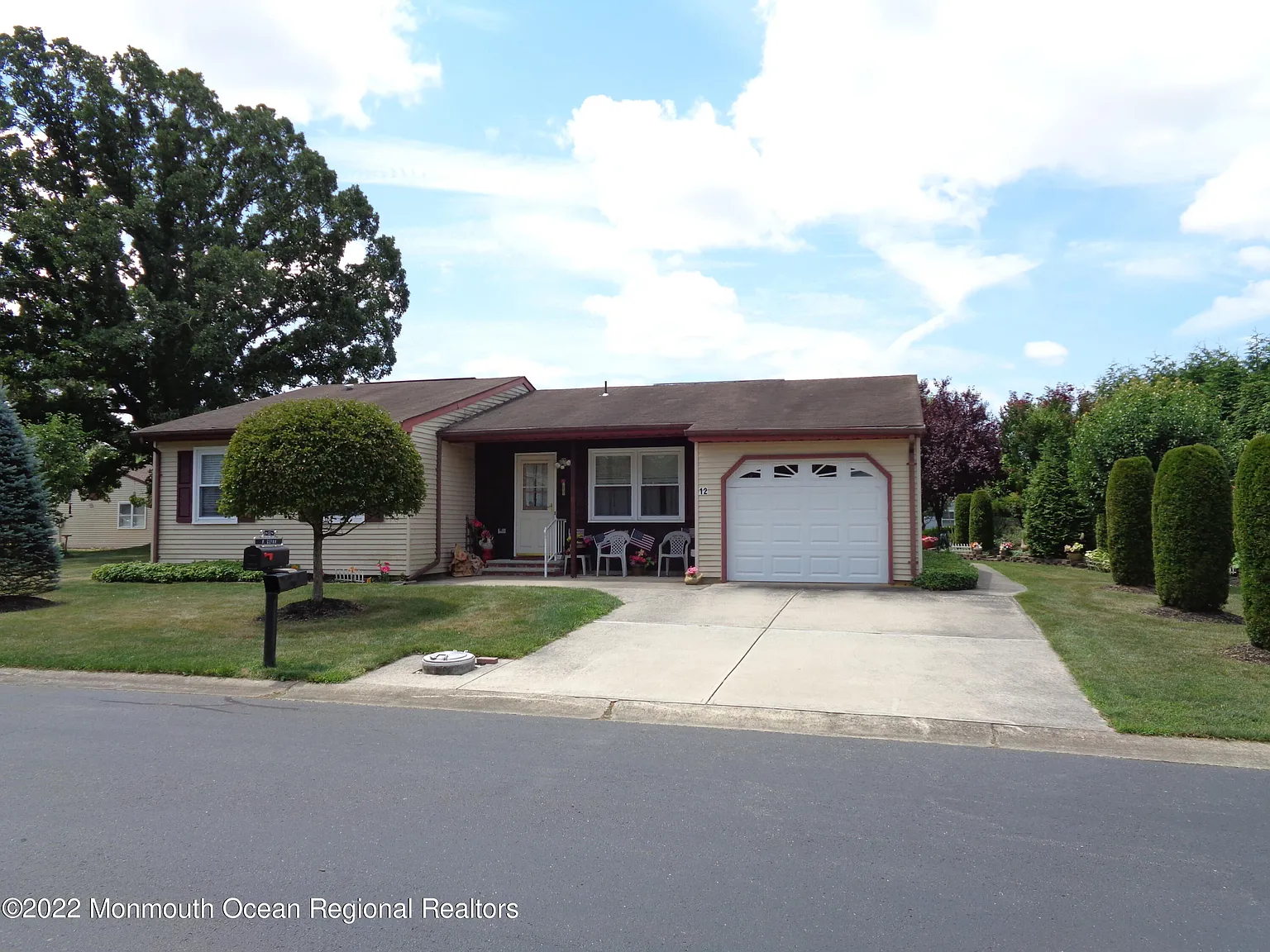 12 Berry Hill Road photo 1