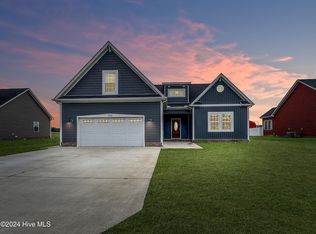 320 Spinnaker St, Elizabeth City, NC 27909