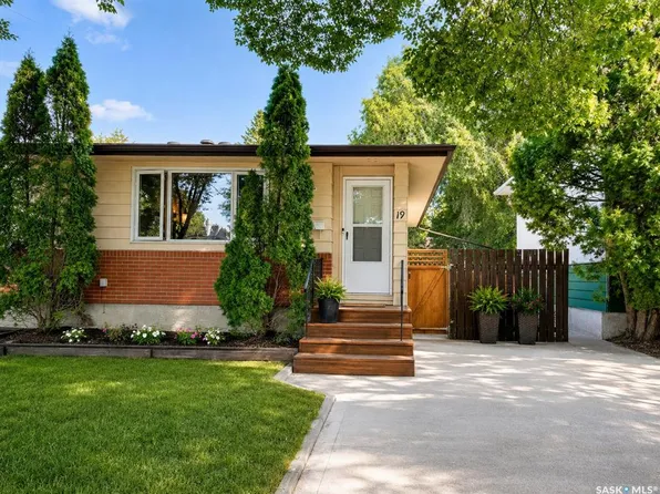 19 COOPER CRESCENT, Regina, SK S4R 4J8