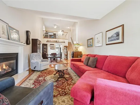 21 Cherry Blossom Cir, Guelph, ON N1G 4X7