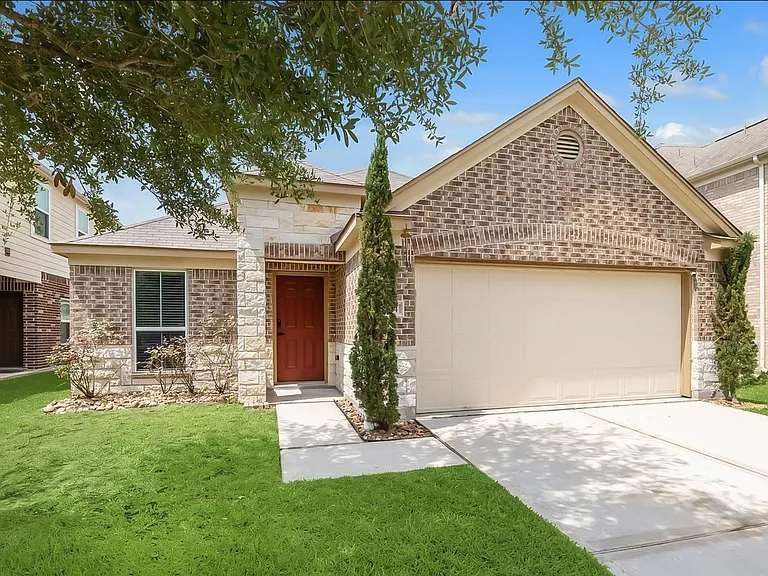 2615 Magnolia Fair Way — Photo 12