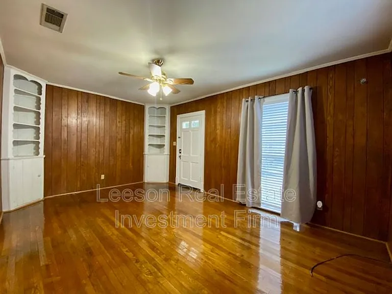 3429 Beverly Pl — Photo 7