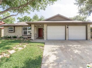 205 Byron Ln, Victoria, TX 77901