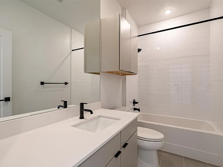 100 W Mockingbird Ln #201 — Photo 6
