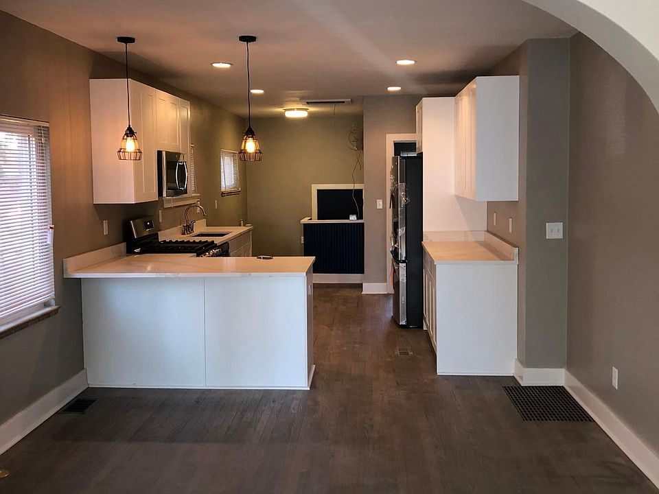 1st image of 1119 N Milwaukee St #1121
