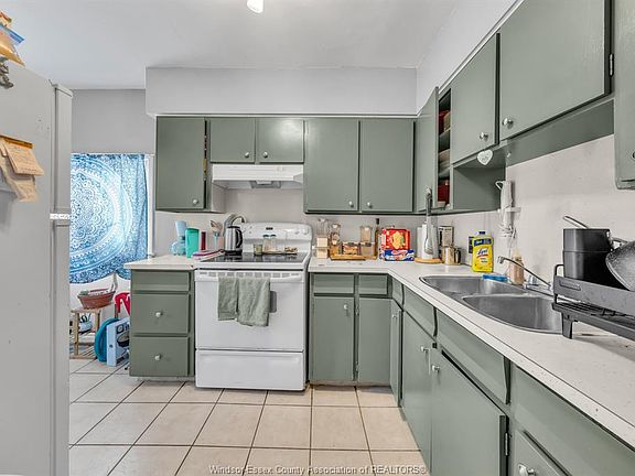5th image of 1854 Byng Rd