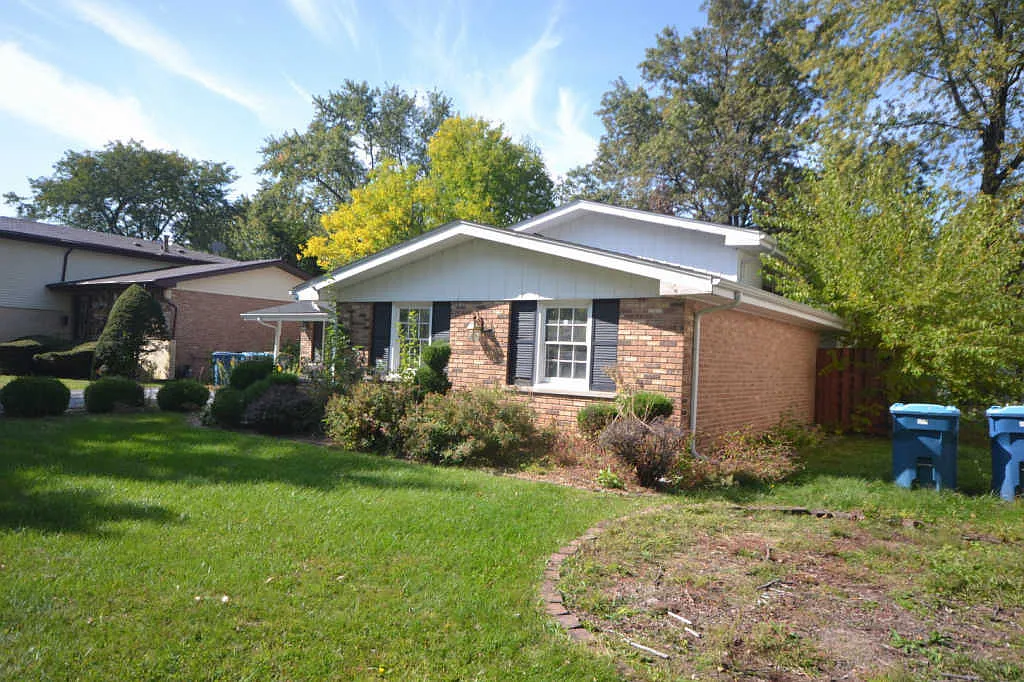 17032 Kenwood Ave photo 1