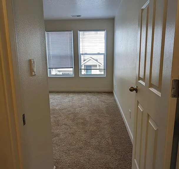 Halsey East Townhomes — Photo 65