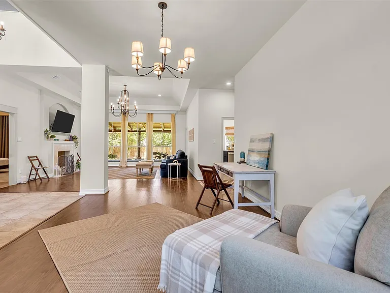 129 April Point Pl — Photo 26