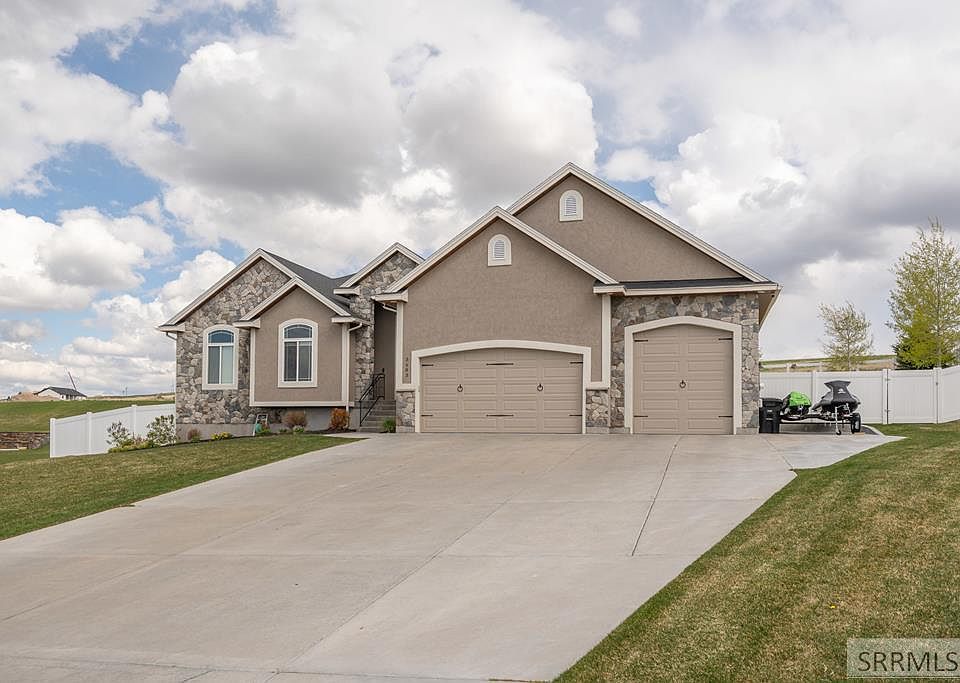 1st image of 3483 S Boulder Creek Ln