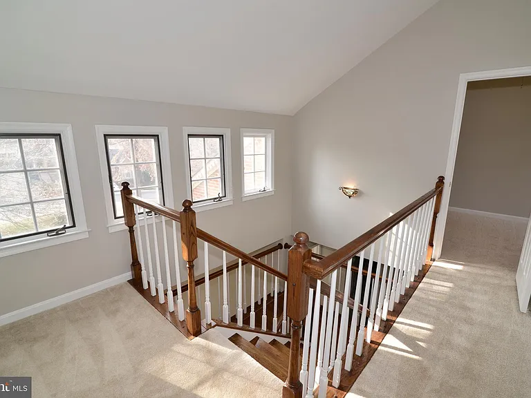 10200 Aspen Willow Dr — Photo 36