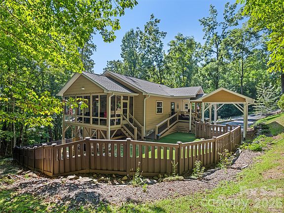 4th image of 100 Loafer Ln