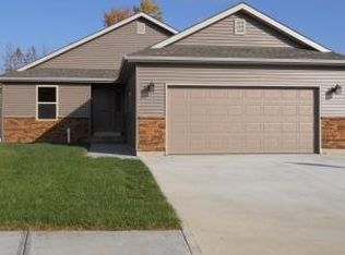 3202 Sheffield Ln, Saint Joseph, MO 64506
