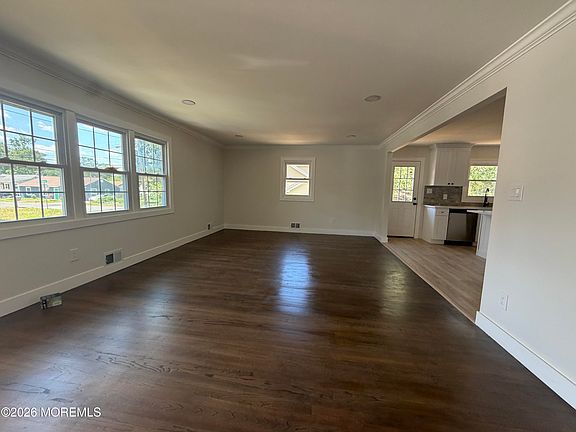 3rd image of 29 Wayside Drive