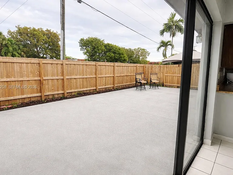 10900 NW 7th St #101 — Photo 9