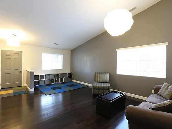 3rd image of 2537 Marie Antoinette Dr
