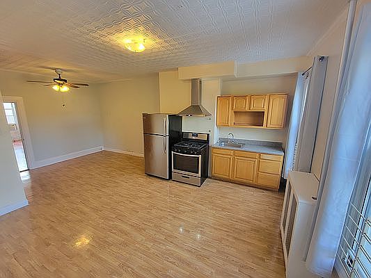 5th image of 267 17th St #2