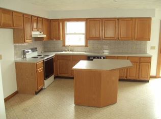 1 Redgate Rd, Attleboro, MA 02703