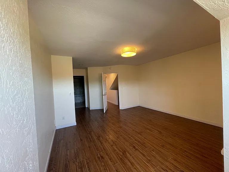 1118 Fresno St #5 — Photo 5