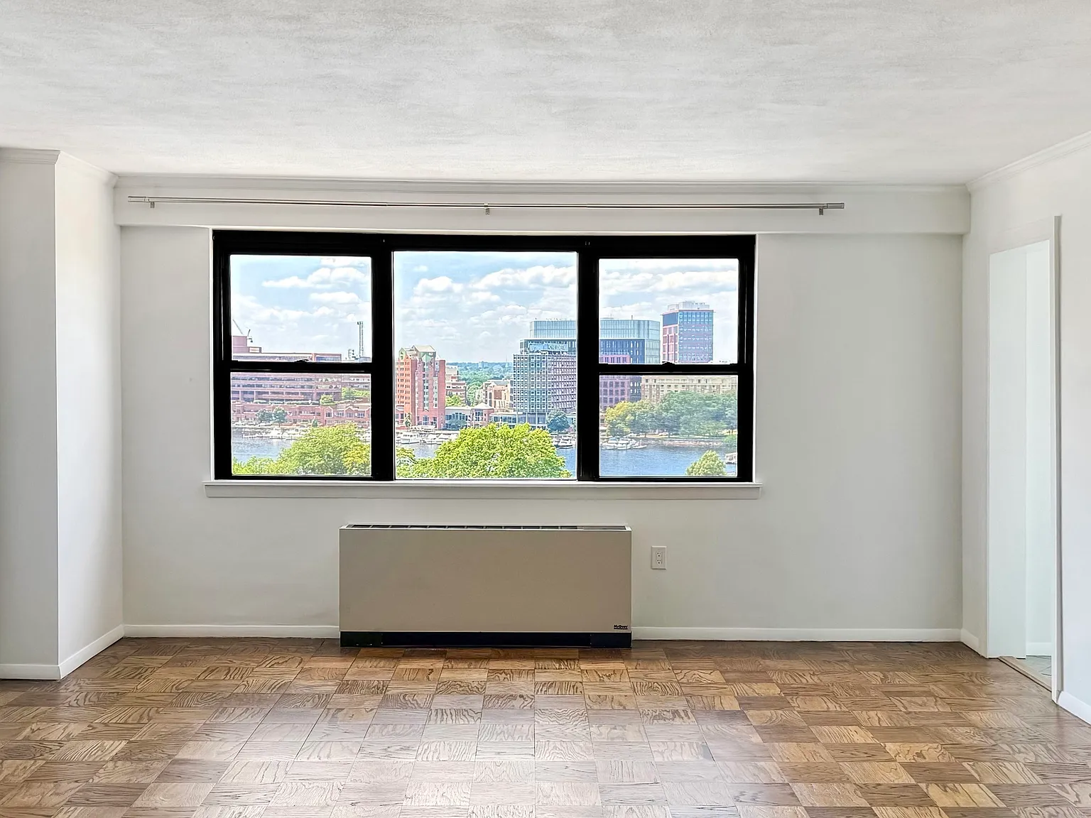2 bed, 2.0 bath, 1216 sqft, $3,995 — Photo 2
