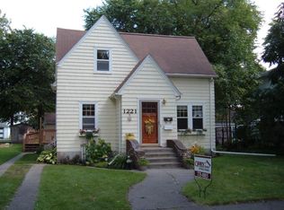 1221 Walnut St, Grand Forks, ND 58201