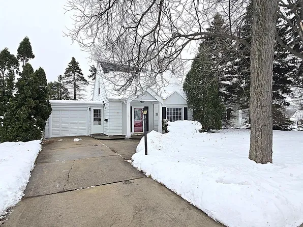 3656 South 46th PLACE, Greenfield, WI 53220