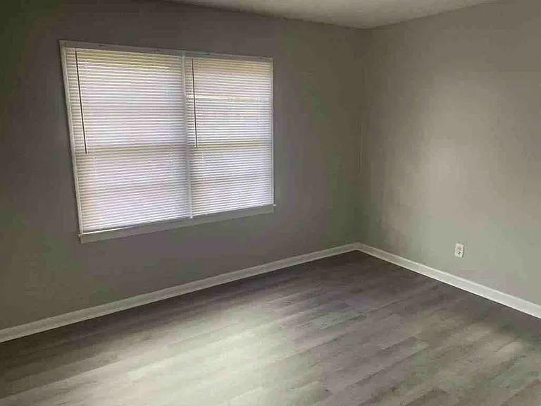 803 Lausanne Dr — Photo 13