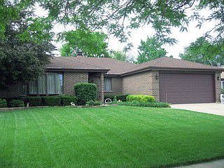 1st image of 215 Amherst Dr
