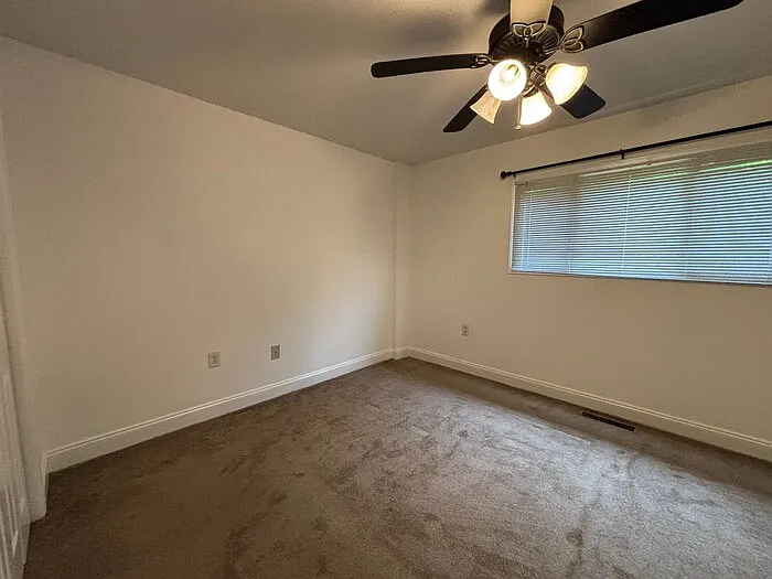 1207 Green Oaks Ln #D — Photo 13