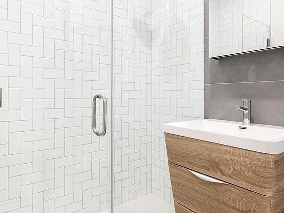 5th image of 153 Ludlow St #1