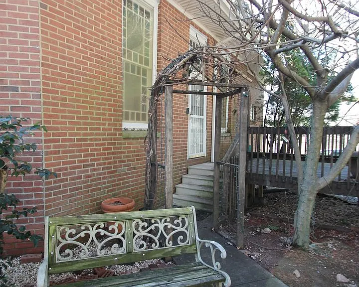 112 Steele St #2 — Photo 1