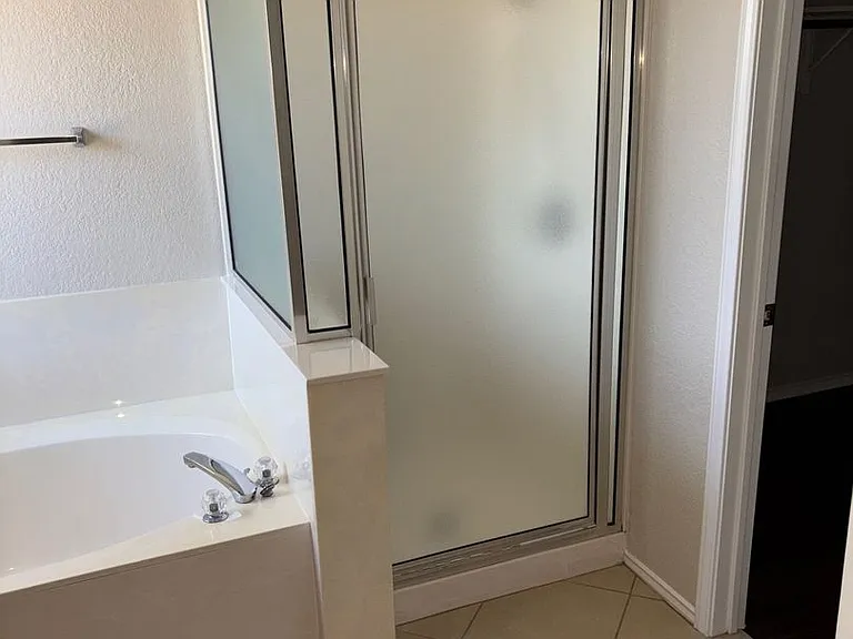 1403 Haley Gray Dr — Photo 24